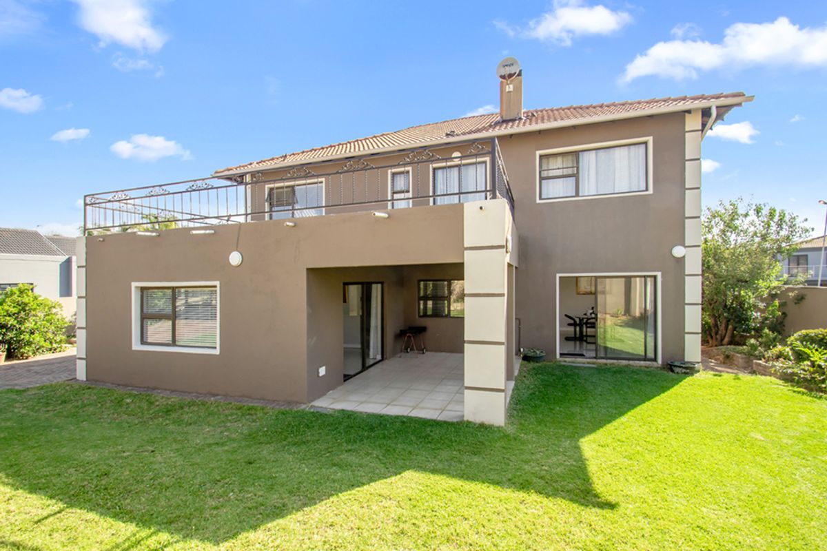 3/4 Bedroom home with 3 bathrooms - Photo 2