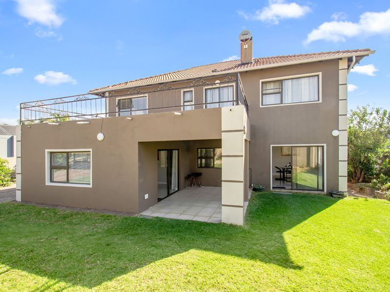 3/4 Bedroom home with 3 bathrooms - Photo 2