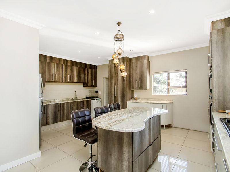 3/4 Bedroom home with 3 bathrooms - Photo 9