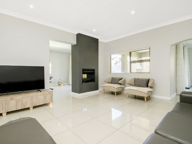 3/4 Bedroom home with 3 bathrooms - Photo 7