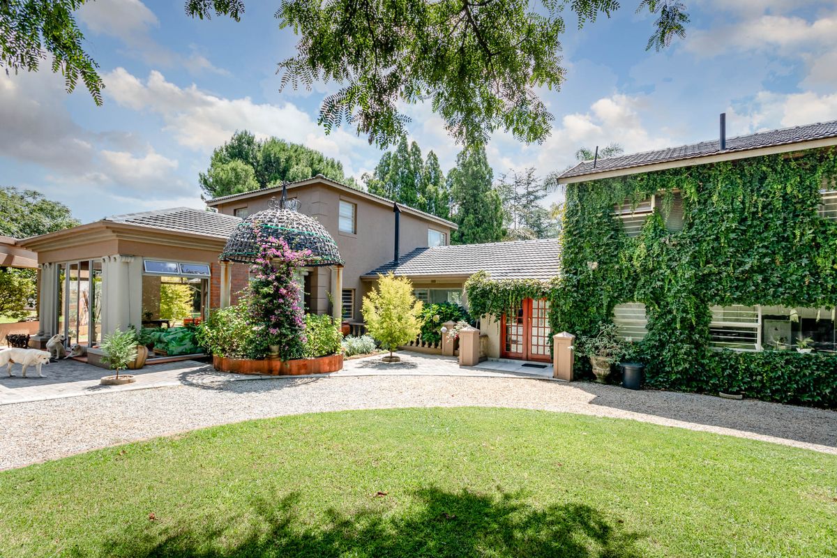 5-Acre Lifestyle Estate with 8 Income-Generating Cottages in Benoni Small Farms - Photo 2