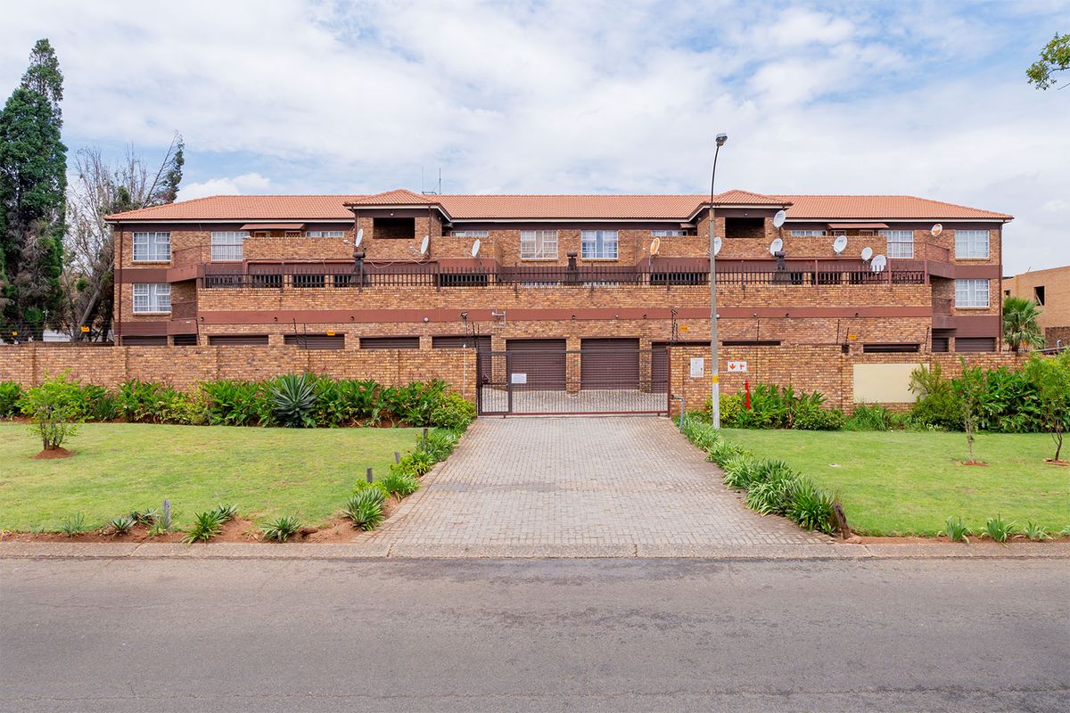 GROUND FOOR Secure 2 Bedroom Unit for Sale in Croydon with lock up Garage . - Photo 4