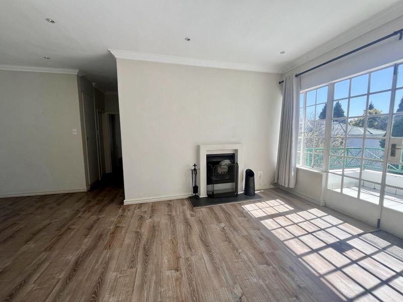 Secure spacious 2 Bedroom Apartment - Photo 9