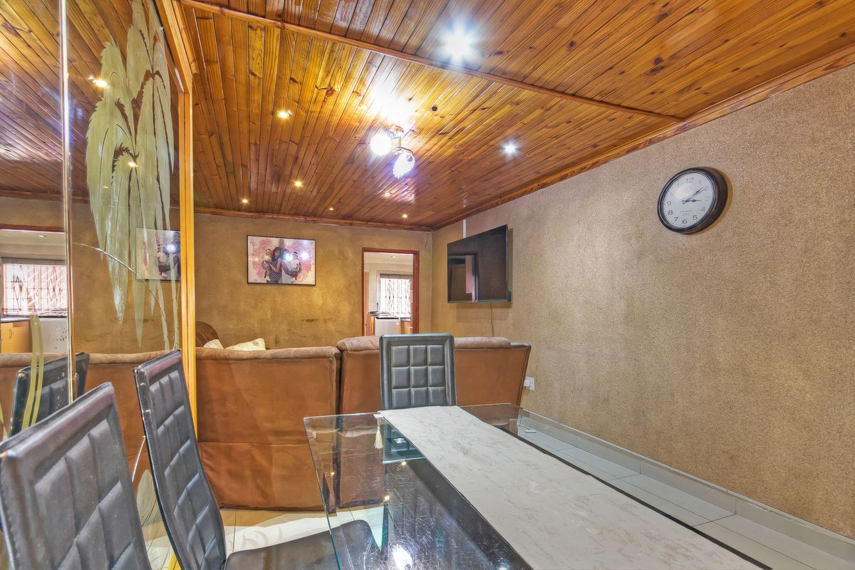 Neat 2 bedroom, 2 bathroom Family Home - Photo 4