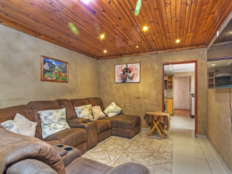 Neat 2 bedroom, 2 bathroom Family Home - Photo 6