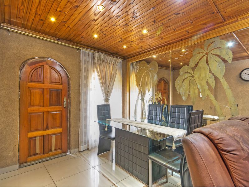 Neat 2 bedroom, 2 bathroom Family Home - Photo 3