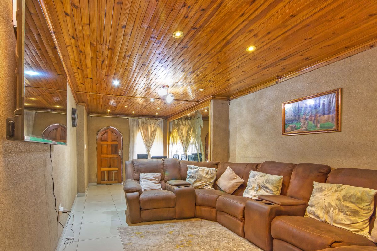 Neat 2 bedroom, 2 bathroom Family Home - Photo 5