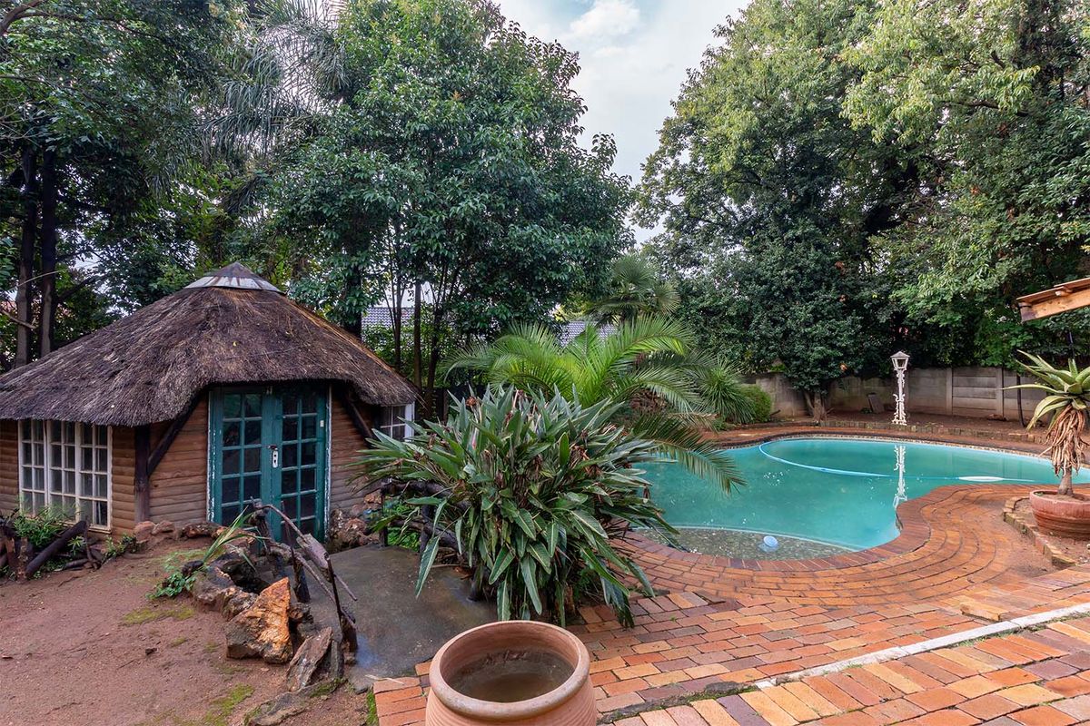 Entertainer's Paradise in Kempton Park - Photo 3