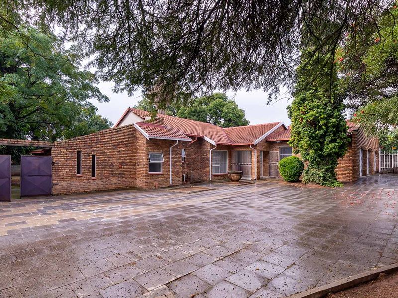 Entertainer's Paradise in Kempton Park - Photo 7