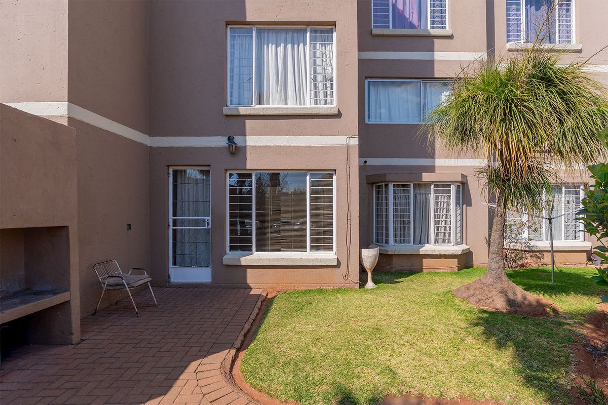 North Facing Garden Unit!!! - Photo 5