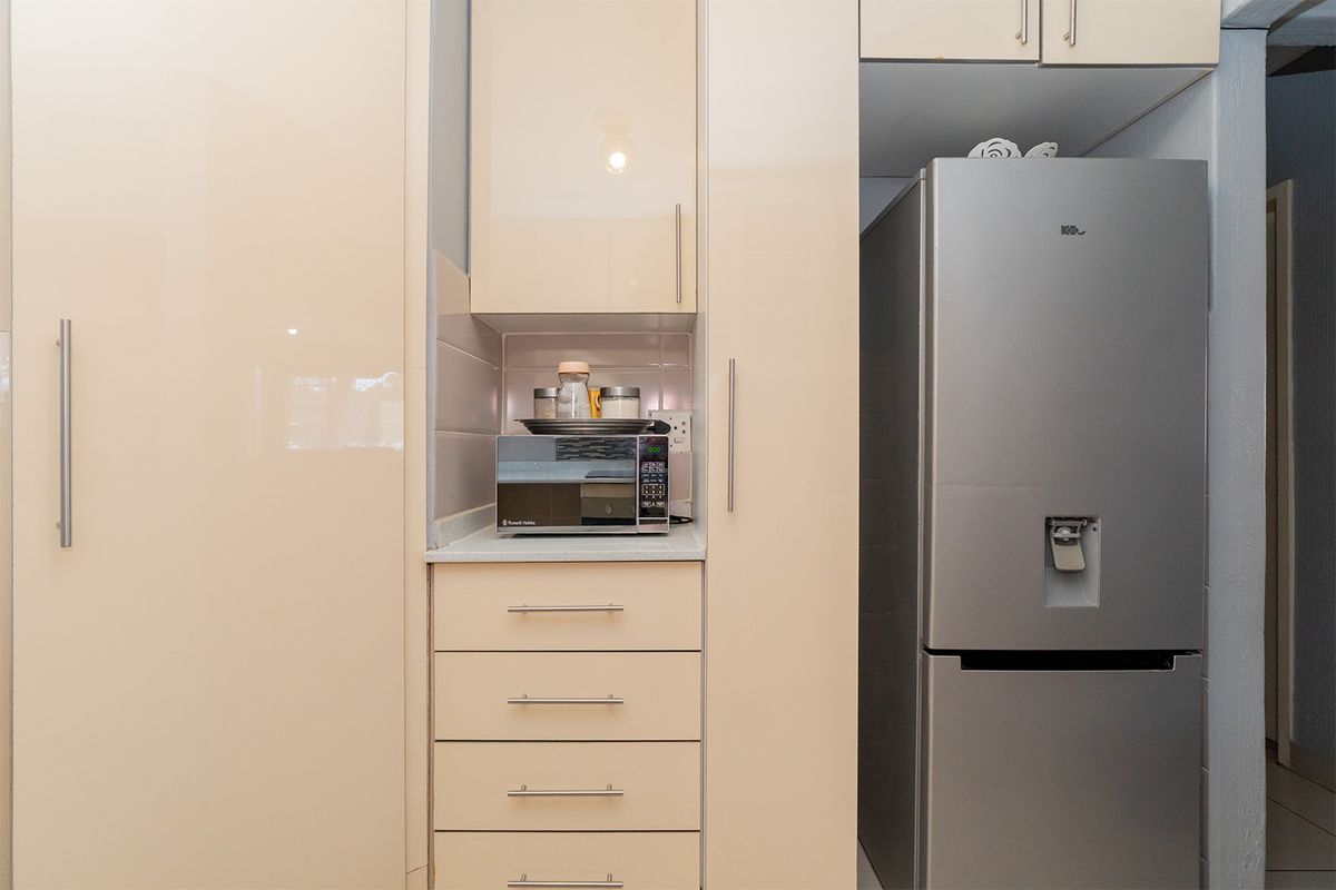 North Facing Garden Unit!!! - Photo 4