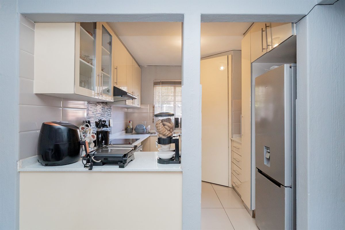 North Facing Garden Unit!!! - Photo 3