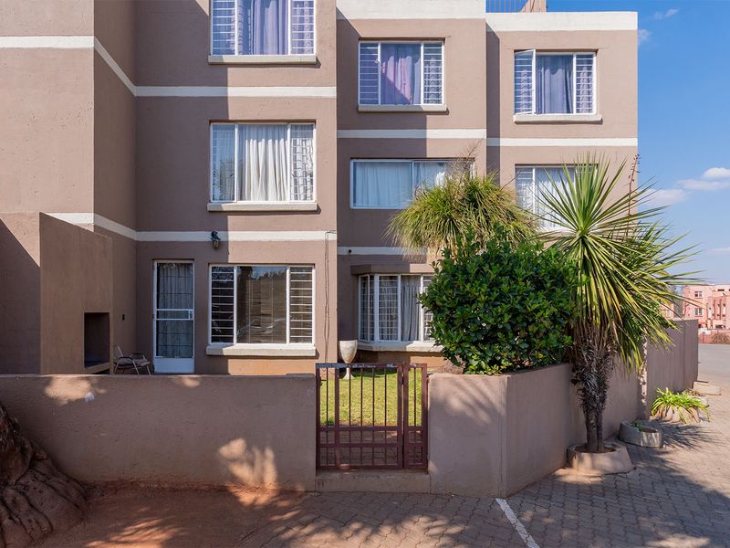 North Facing Garden Unit!!! - Photo 7