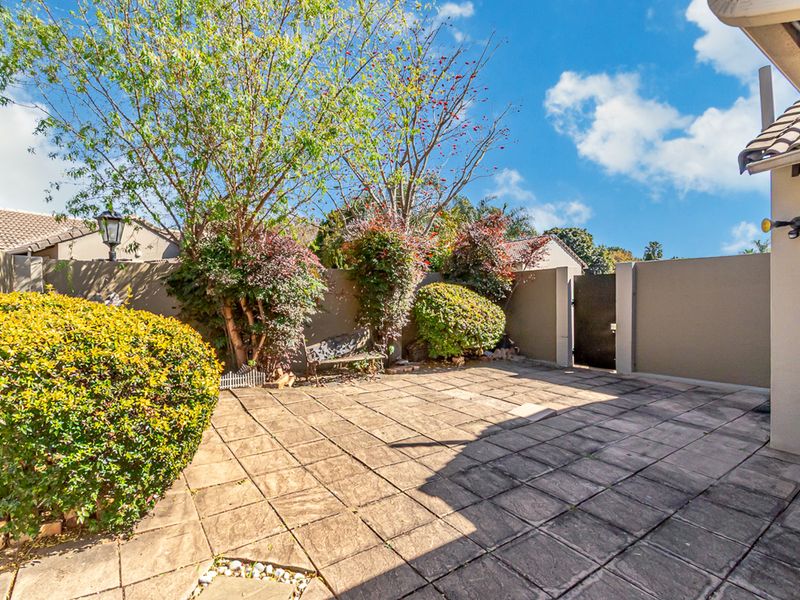 Charming 2-Bedroom Townhouse in a Secure North Riding Complex - Photo 8