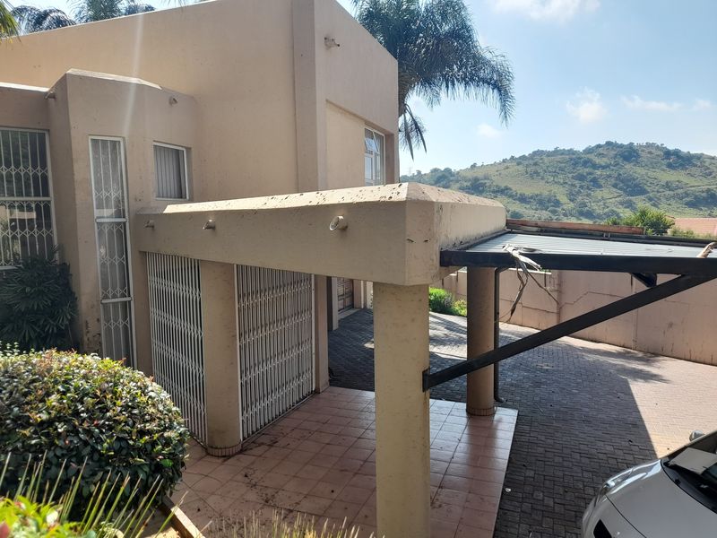 Large Family home for sale In Bassonia - Photo 4