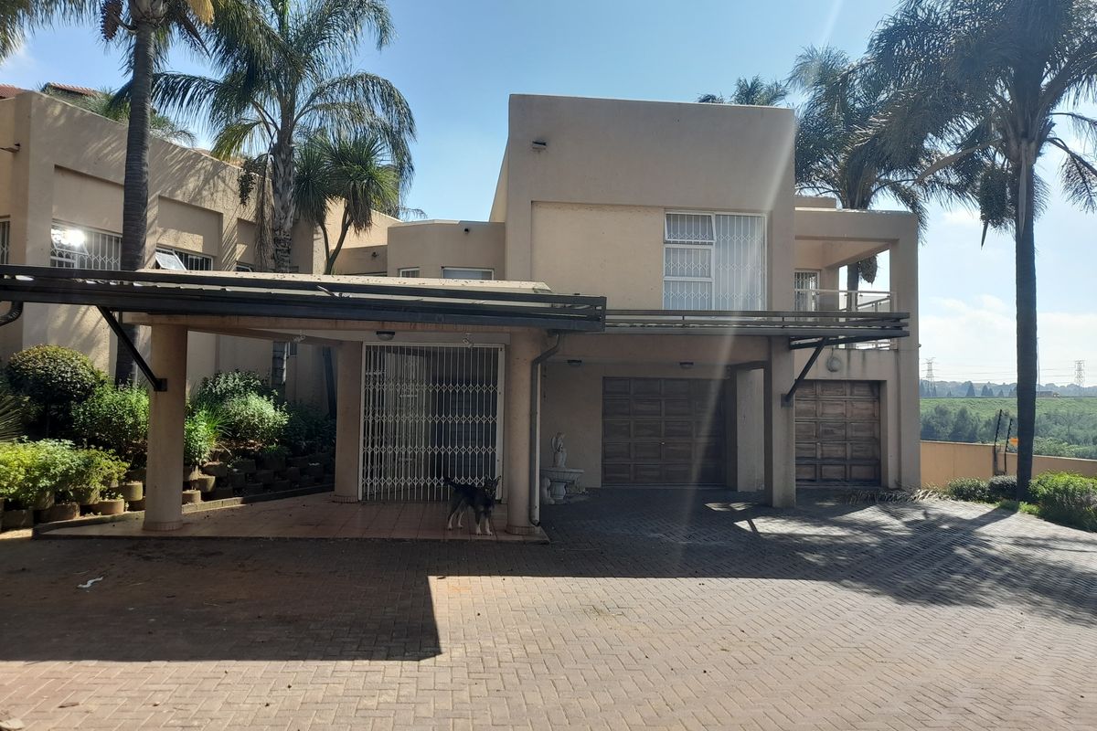 Large Family home for sale In Bassonia - Photo 2