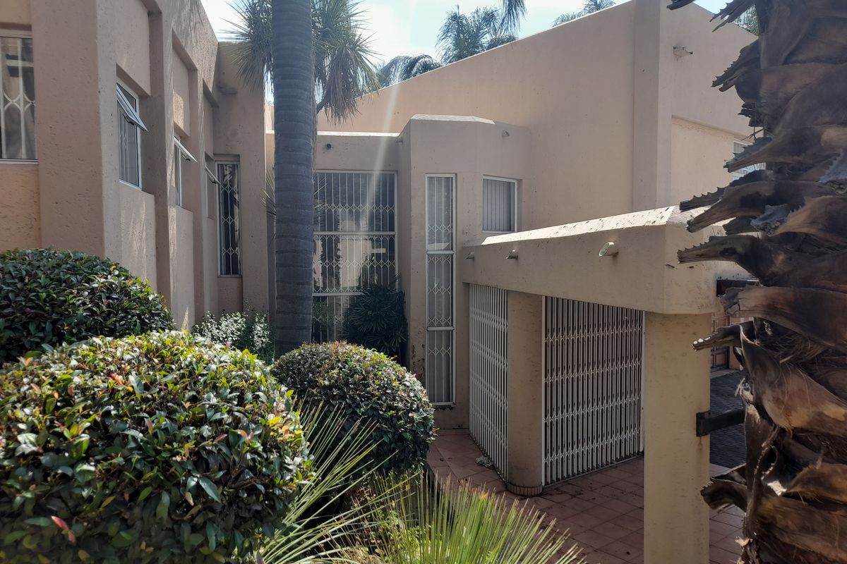 Large Family home for sale In Bassonia - Photo 3