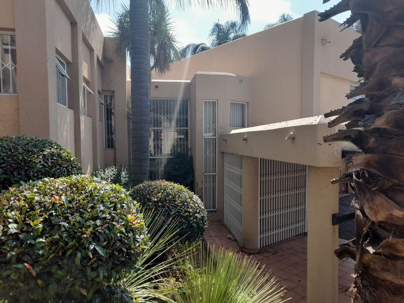 Large Family home for sale In Bassonia - Photo 3