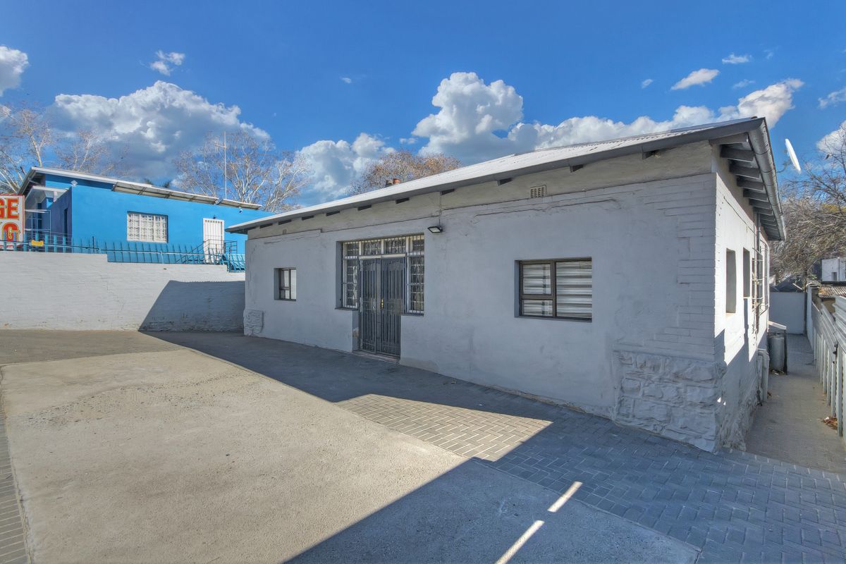 An Investment Opportunity In A 7-Bedroom Communal Living Property In Fellside. - Photo 2