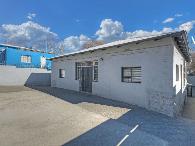 An Investment Opportunity In A 7-Bedroom Communal Living Property In Fellside. - Photo 2