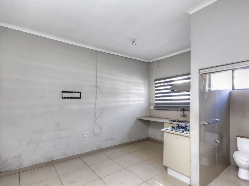 An Investment Opportunity In A 7-Bedroom Communal Living Property In Fellside. - Photo 8