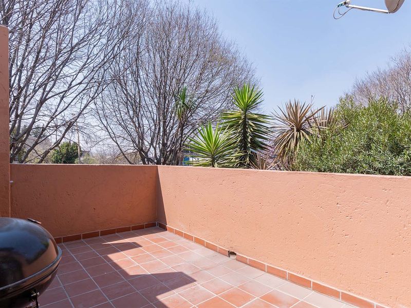 Secure and Spacious 2-Bedroom Duplex in Buurendal, Edenvale! - Photo 8