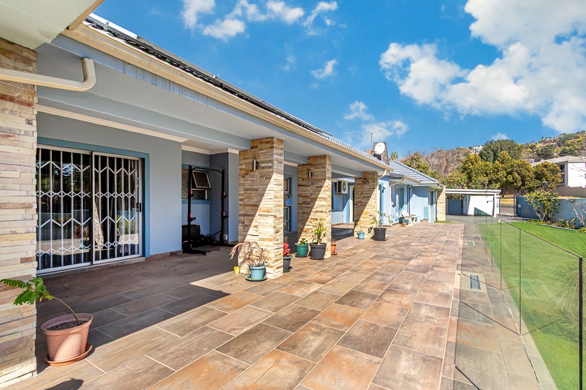Modern Living at its Finest - Photo 4