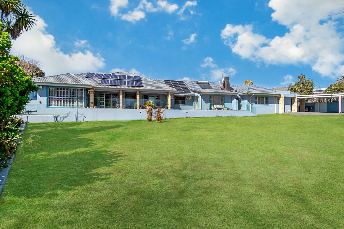 Modern Living at its Finest - Photo 2