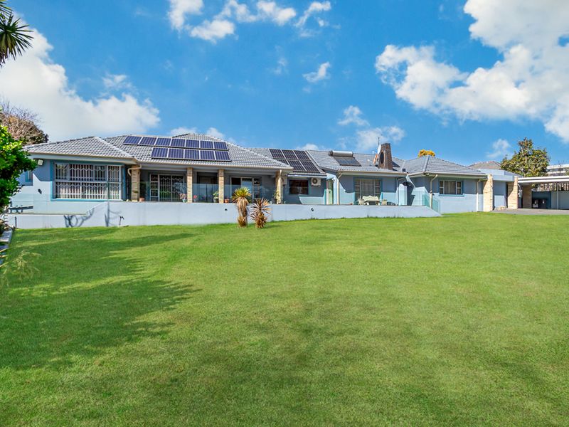 Modern Living at its Finest - Photo 2