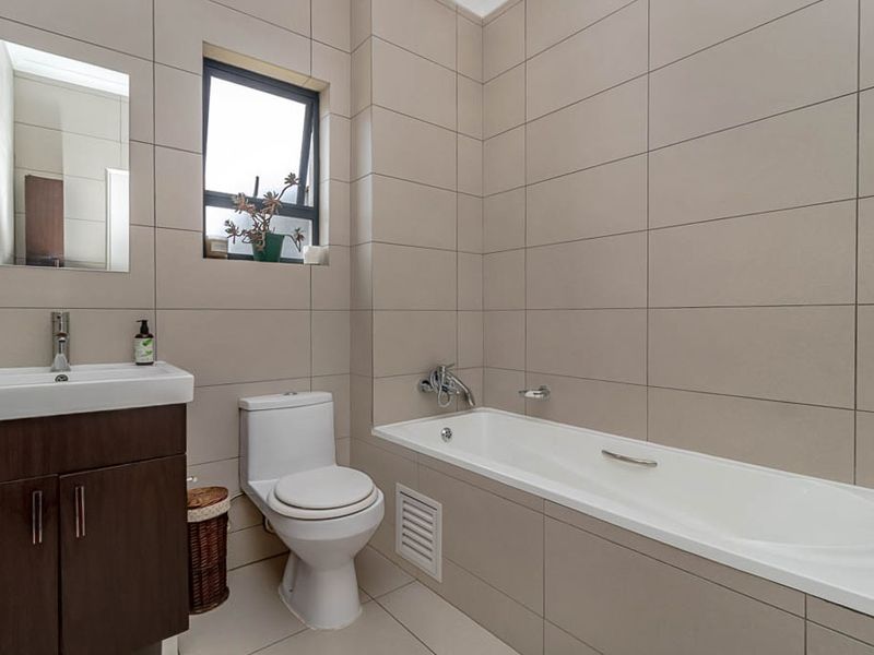 Modern 2 Bedroom, 2 Bathroom Apartment for sale in Midrand - Photo 8