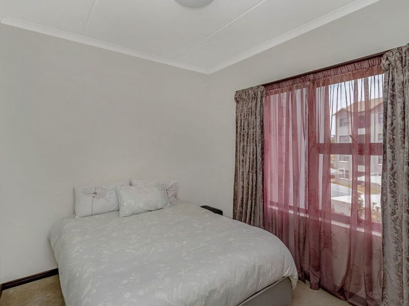 Modern 2 Bedroom, 2 Bathroom Apartment for sale in Midrand - Photo 7