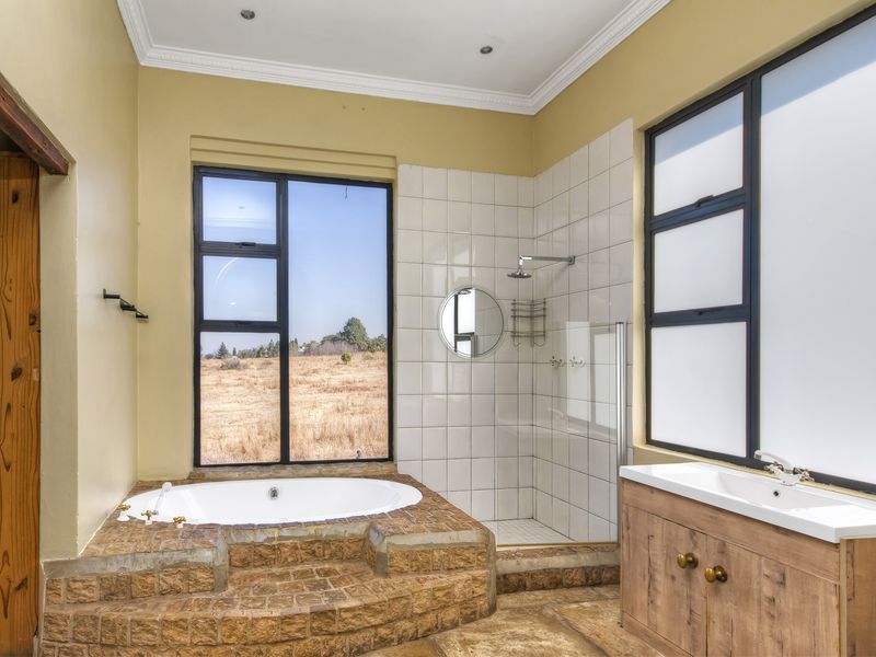 Large family home Italian style property - Photo 5