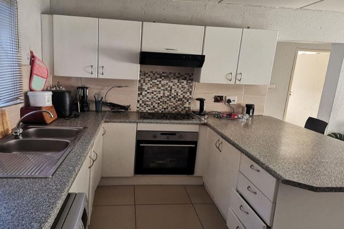 2-Bedroom Unit for Sale in Chloorkop, Kempton Park - Photo 3