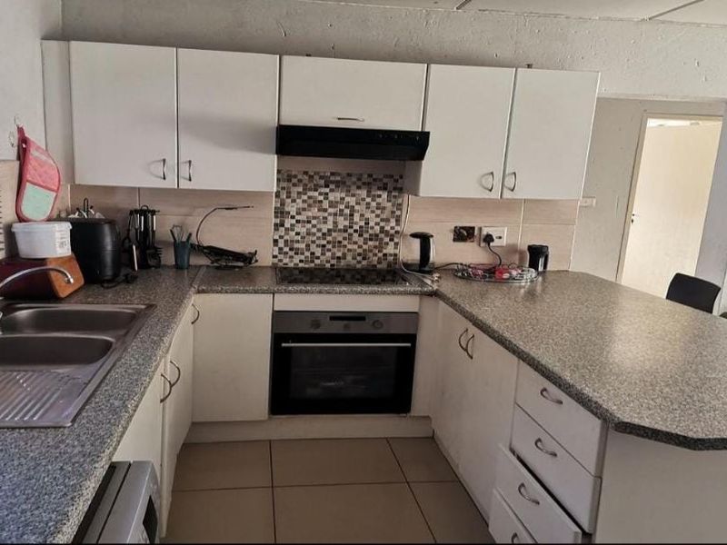 2-Bedroom Unit for Sale in Chloorkop, Kempton Park - Photo 9