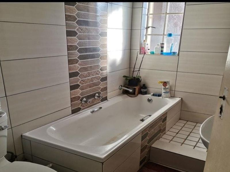 2-Bedroom Unit for Sale in Chloorkop, Kempton Park - Photo 7