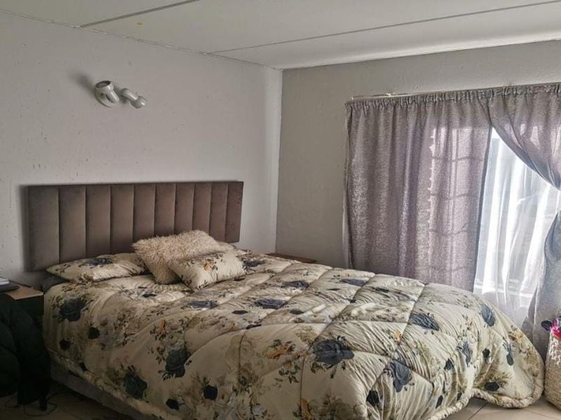 2-Bedroom Unit for Sale in Chloorkop, Kempton Park - Photo 6