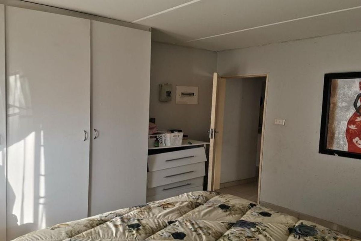 2-Bedroom Unit for Sale in Chloorkop, Kempton Park - Photo 5