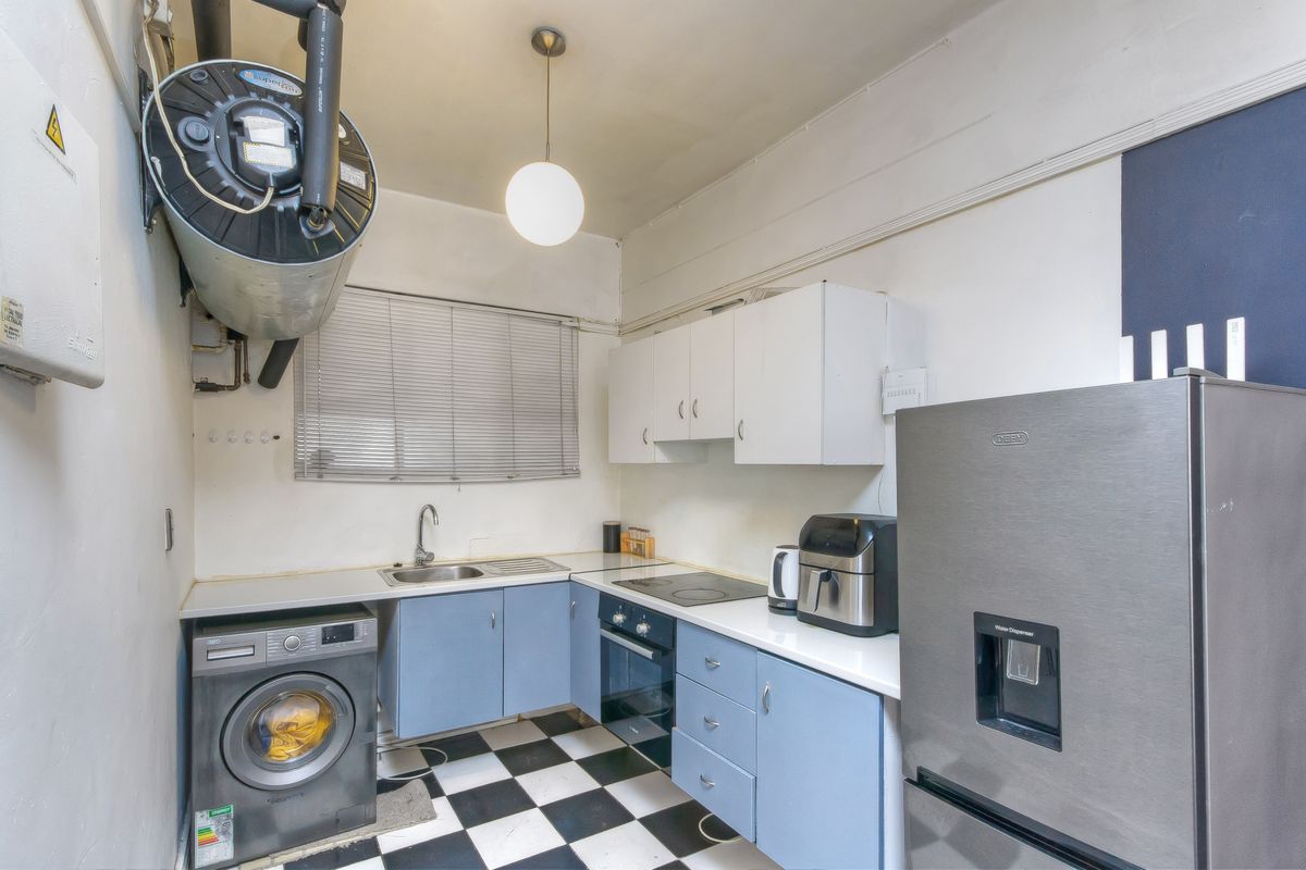 Your Urban Oasis Awaits In Riviera / A 1-Bedroom Apartment On The First Floor With A Balcony. - Photo 3