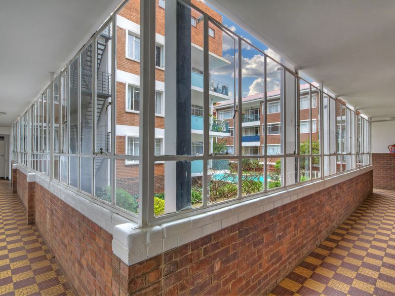 Your Urban Oasis Awaits In Riviera / A 1-Bedroom Apartment On The First Floor With A Balcony. - Photo 2