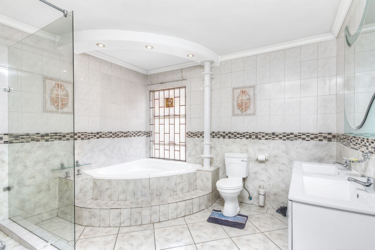 GLENVISTA - 4 bedroom family home - Photo 2