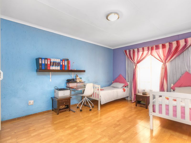 GLENVISTA - 4 bedroom family home - Photo 4