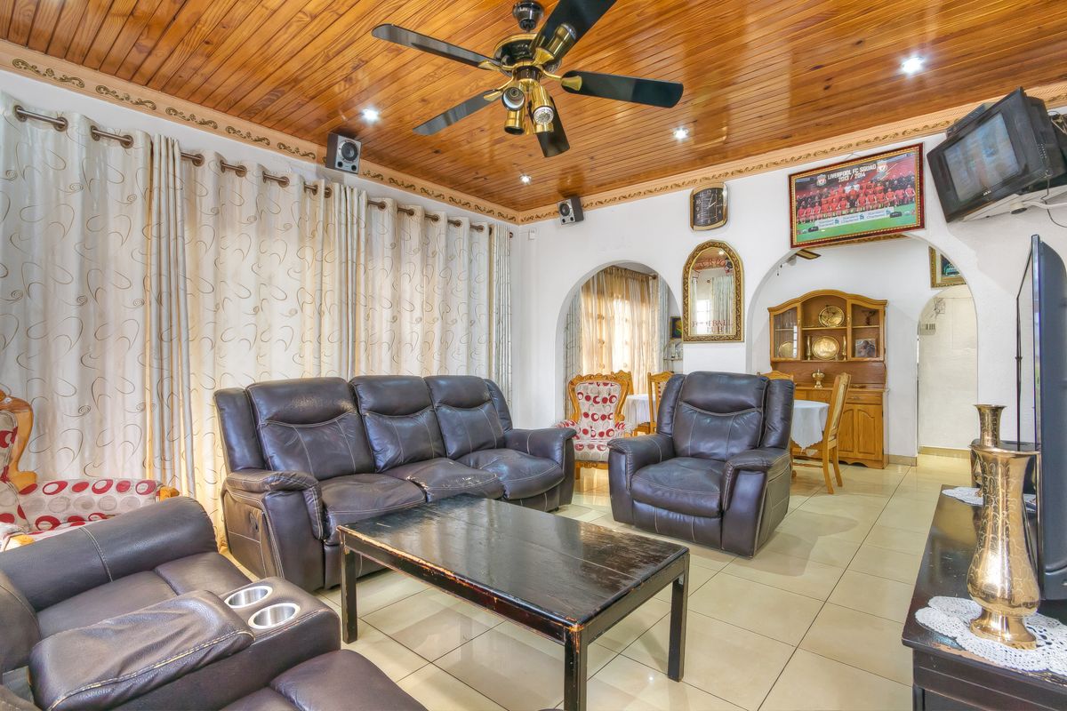 3 Bedroom family home available in Lenasia ext 2 - Photo 5