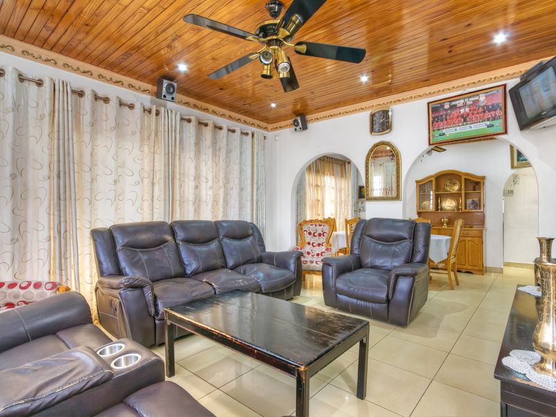 3 Bedroom family home available in Lenasia ext 2 - Photo 5