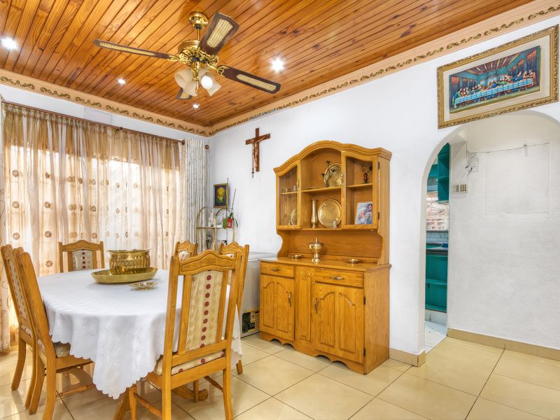 3 Bedroom family home available in Lenasia ext 2 - Photo 8