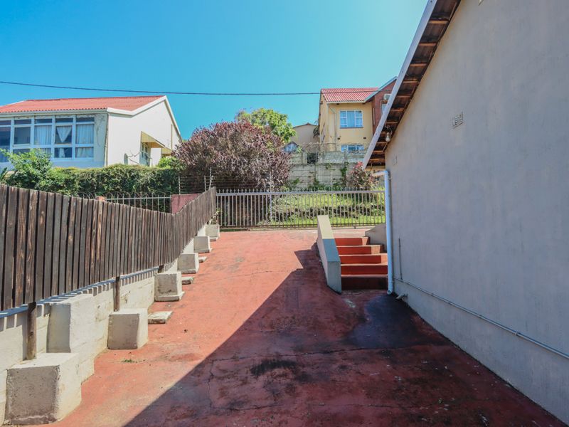 Charming Home with Cottage and Sea Views - Photo 4