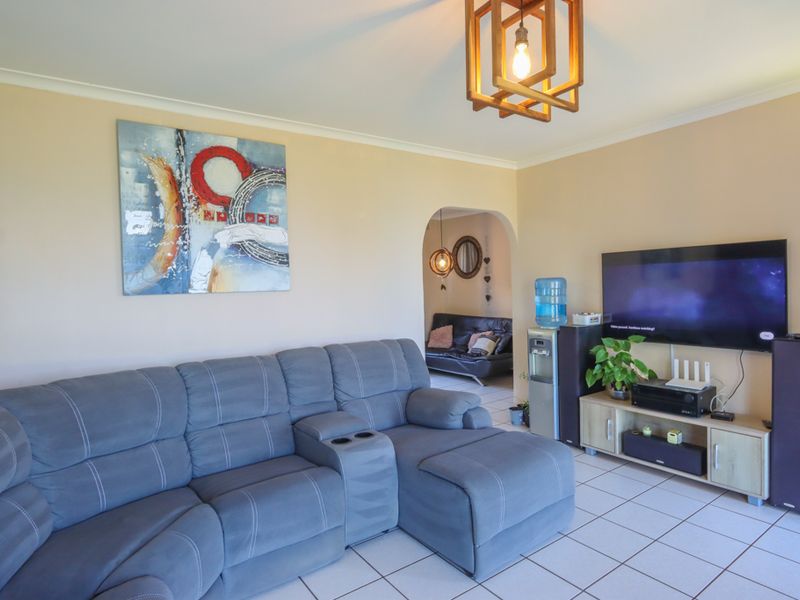 Charming Home with Cottage and Sea Views - Photo 6