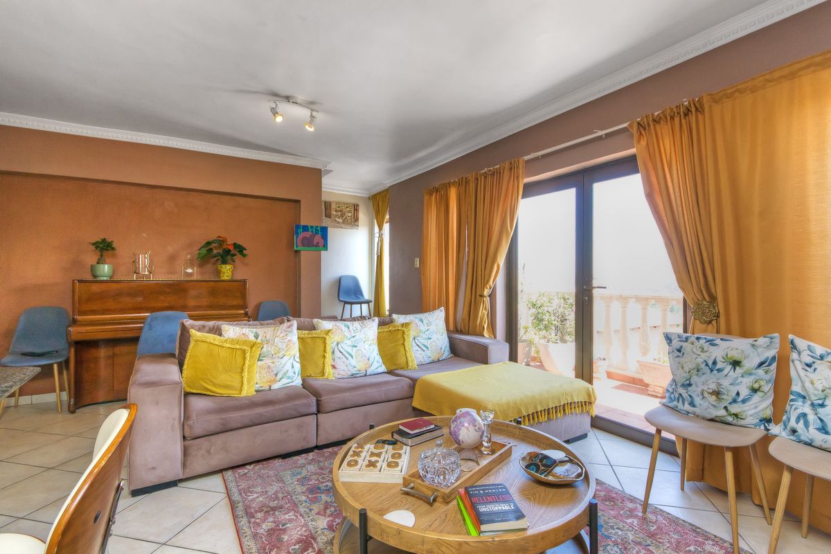 Stunning Duplex Custer for sale in Winchester Hills With Double Garage - Photo 3