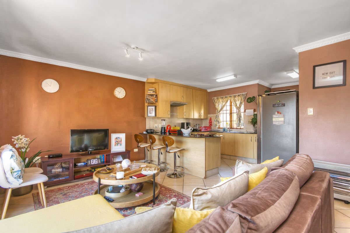 Stunning Duplex Custer for sale in Winchester Hills With Double Garage - Photo 5