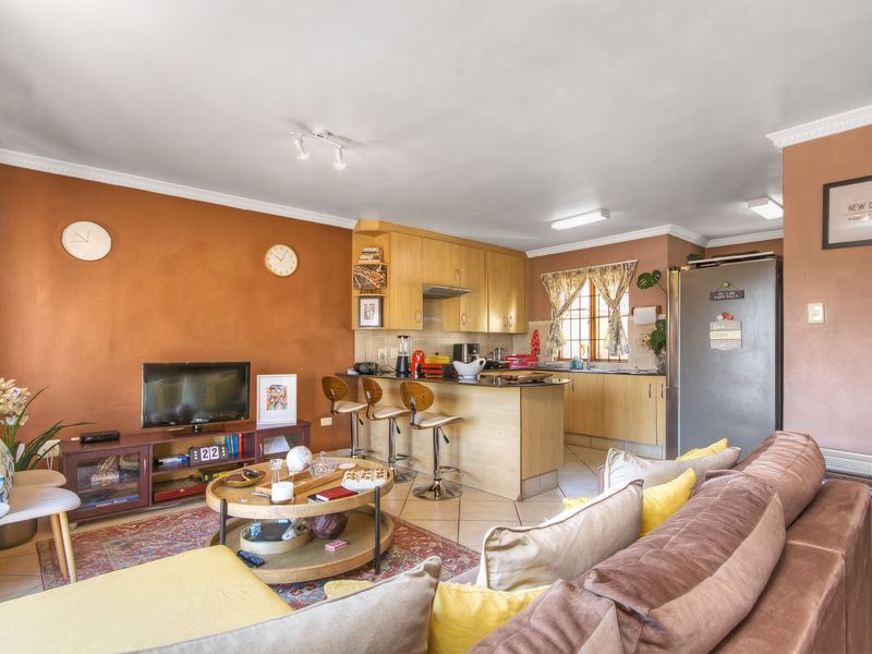 Stunning Duplex Custer for sale in Winchester Hills With Double Garage - Photo 5