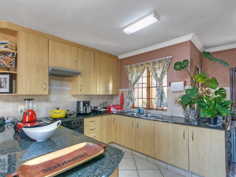 Stunning Duplex Custer for sale in Winchester Hills With Double Garage - Photo 7